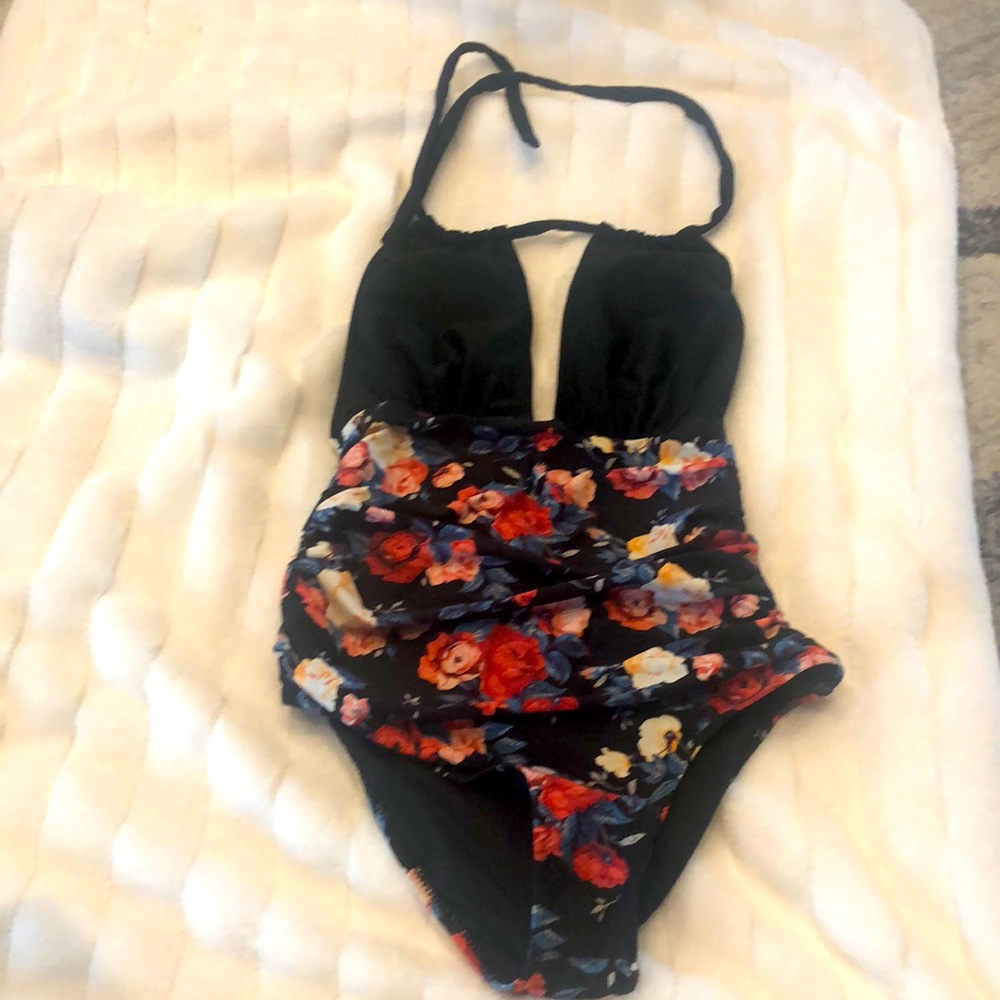 NWT Cupshe One piece Medium